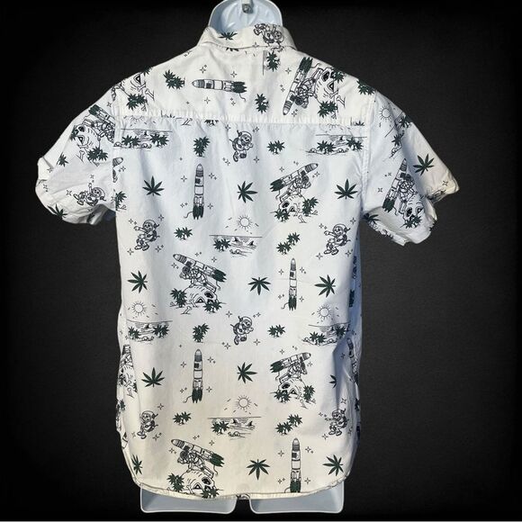 Eighty Eight Men’s Short Sleeve Casual Button Down Shirt Size Small - Picture 2 of 7